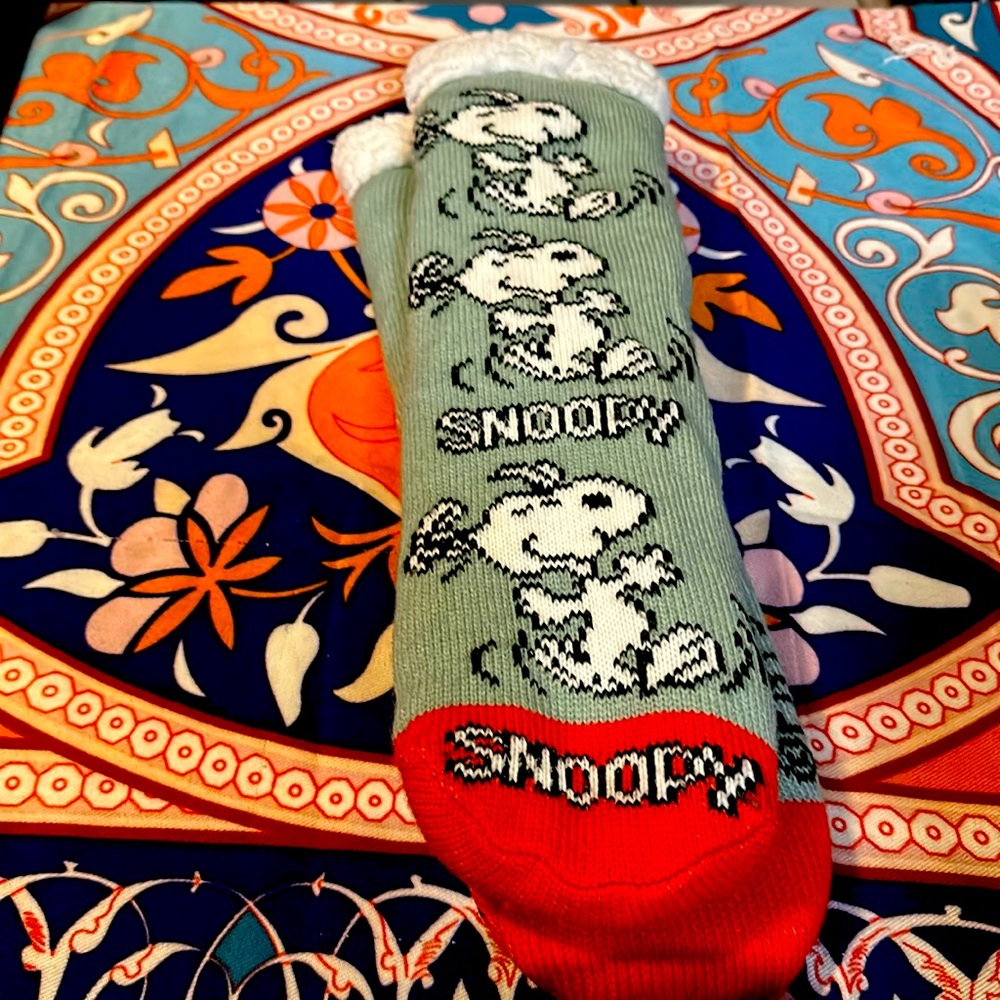 New Peanuts Snoopy Sherpa lined Socks NonSlip @ 16in Long Unisex @W7-10.5~M5-8.5
